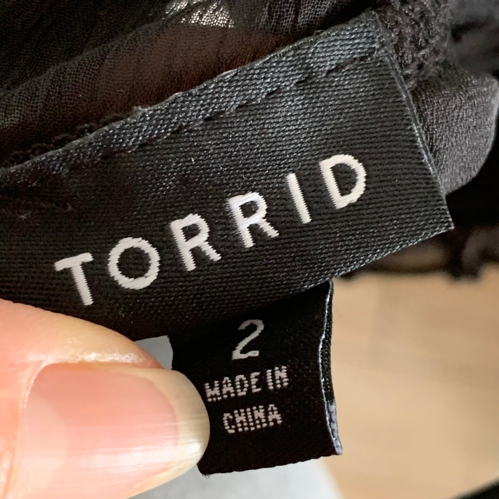 Torrid Womens Plus Size 2 Black Sheer Mesh Yoke Ruffle Smocked Cuff Blouse Top - Picture 4 of 5